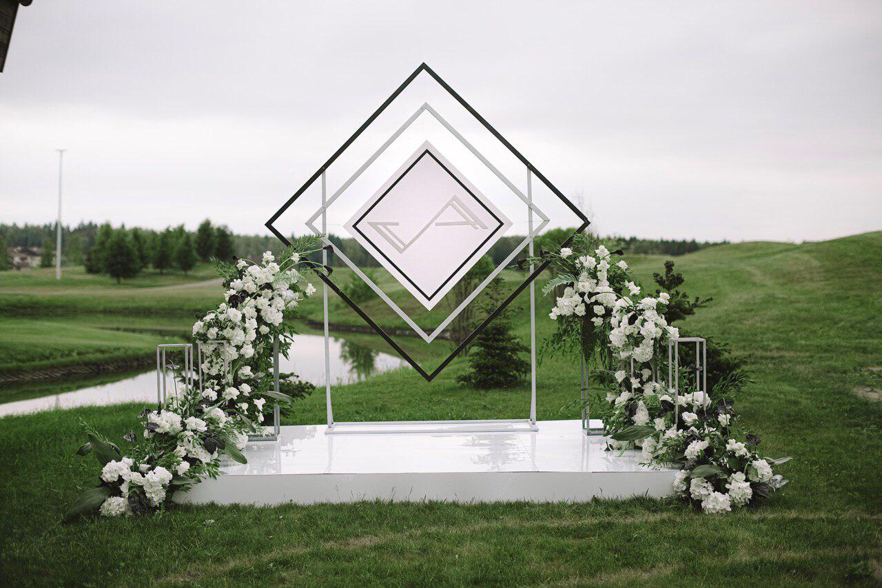 Металлическая арка для свадьбы